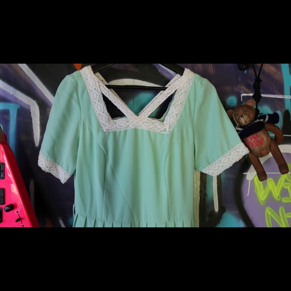 Mod Cloth Retro - Picture 4 of 8